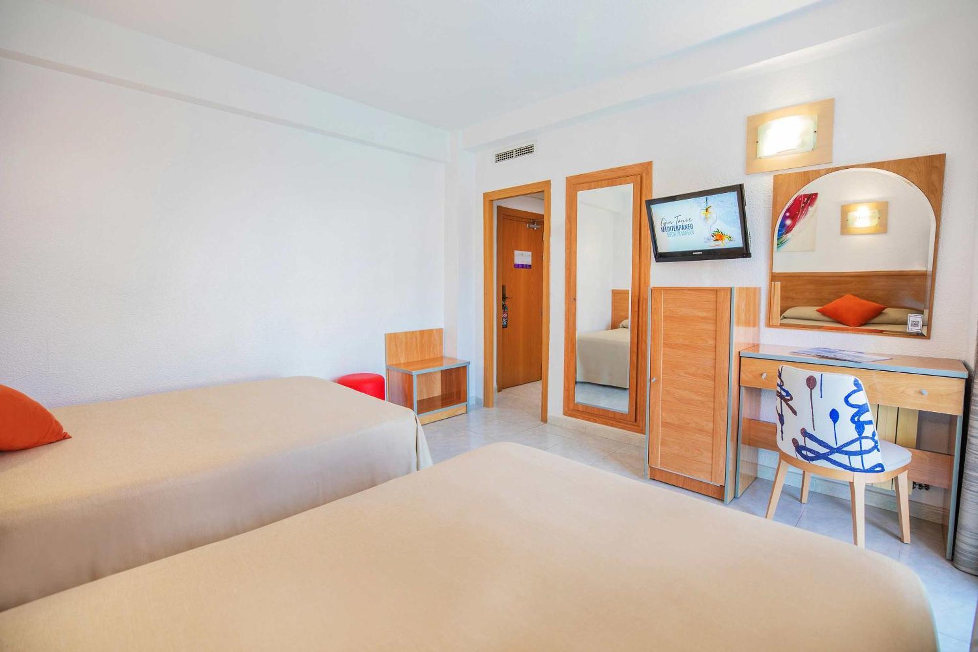Hotel Servigroup Nereo Бенидорм Номер фото